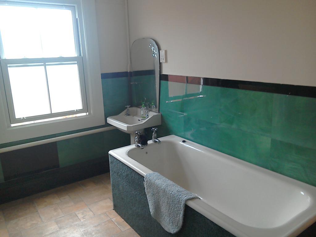 Station Hotel Hucknall Kültér fotó